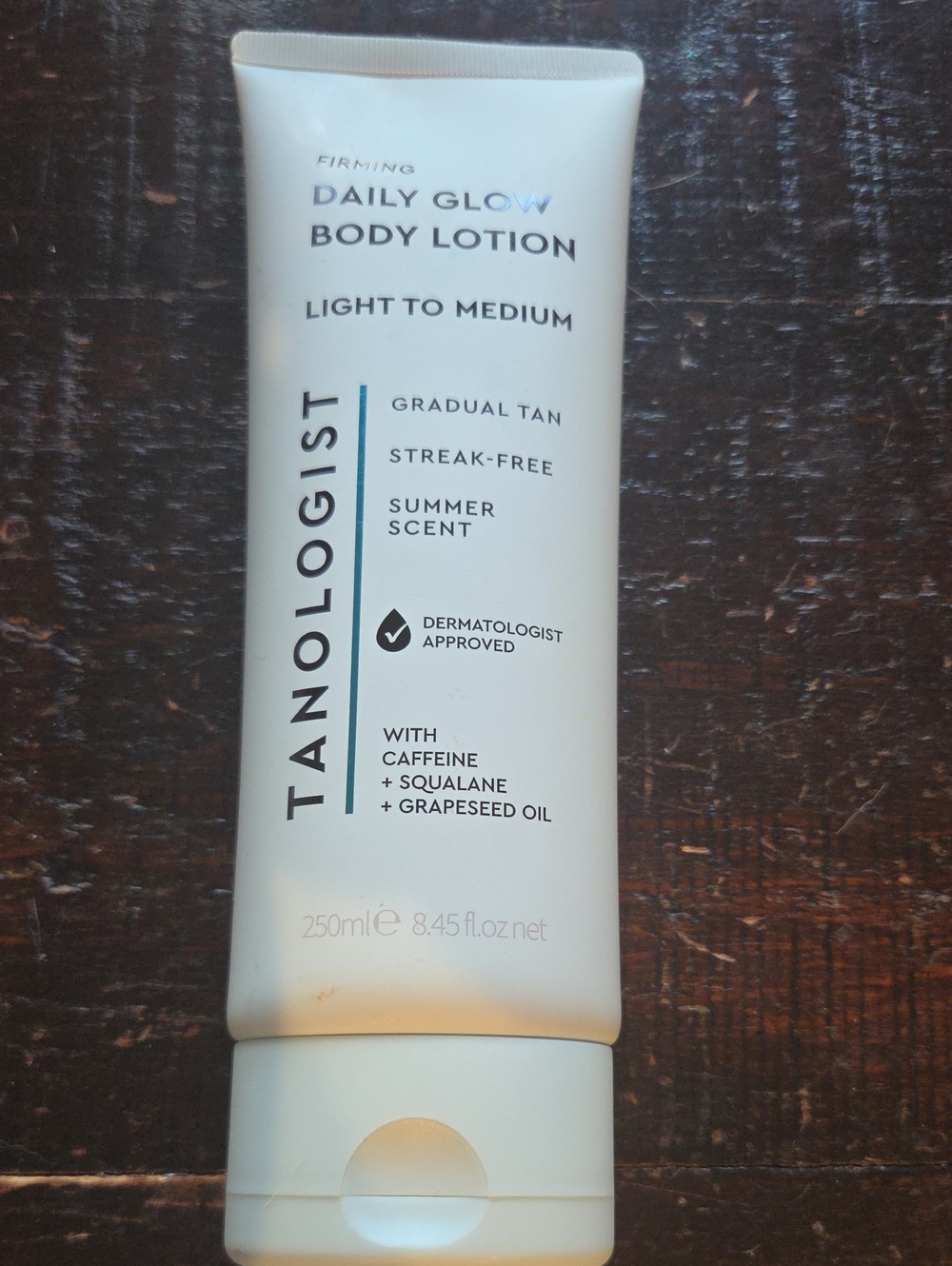 Tanologist Daily Glow Body Lotion - Light to Medium - NEW SEALED
